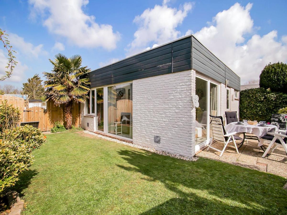 Lovely Bungalow In Noordwijkerhout With Garden Exterior foto