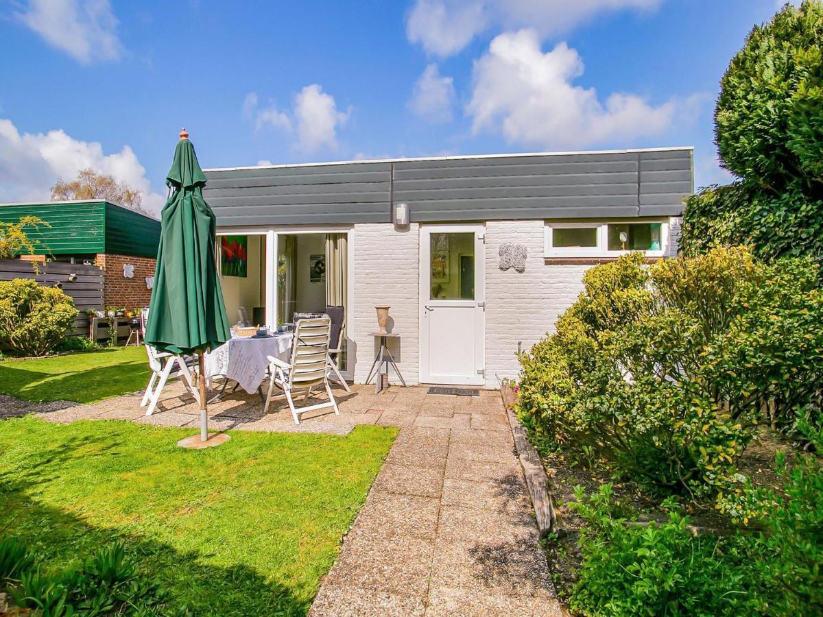 Lovely Bungalow In Noordwijkerhout With Garden Exterior foto