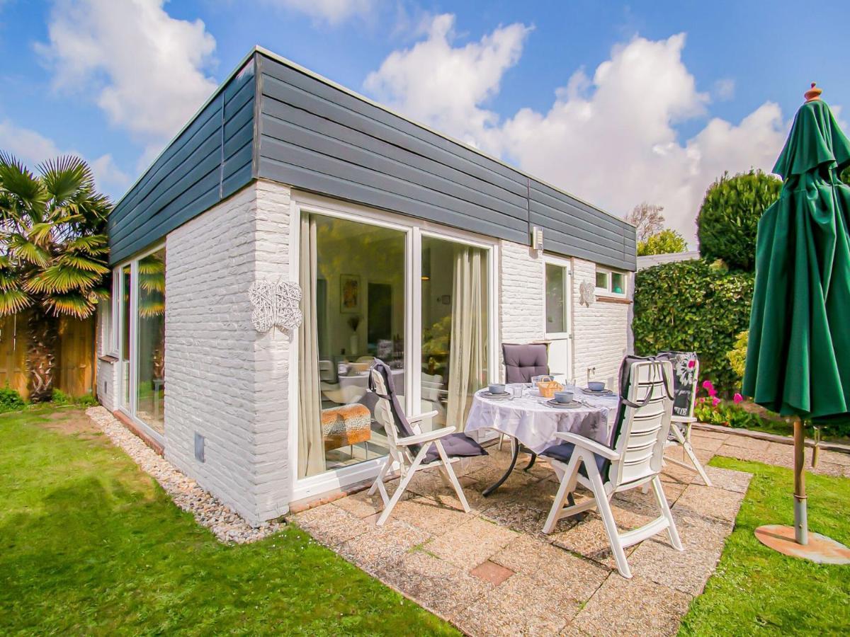 Lovely Bungalow In Noordwijkerhout With Garden Exterior foto