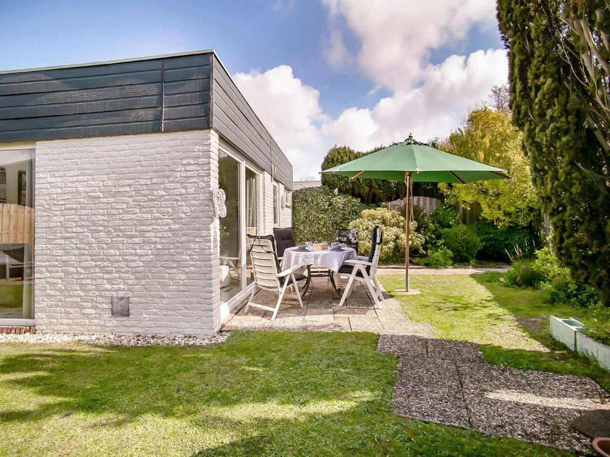 Lovely Bungalow In Noordwijkerhout With Garden Exterior foto